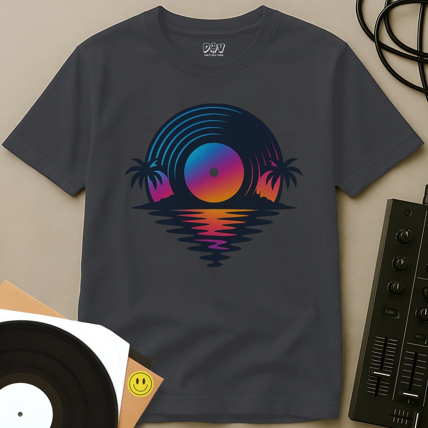 Island Disc T-Shirt Charcoal / S Island Disc T-Shirt
