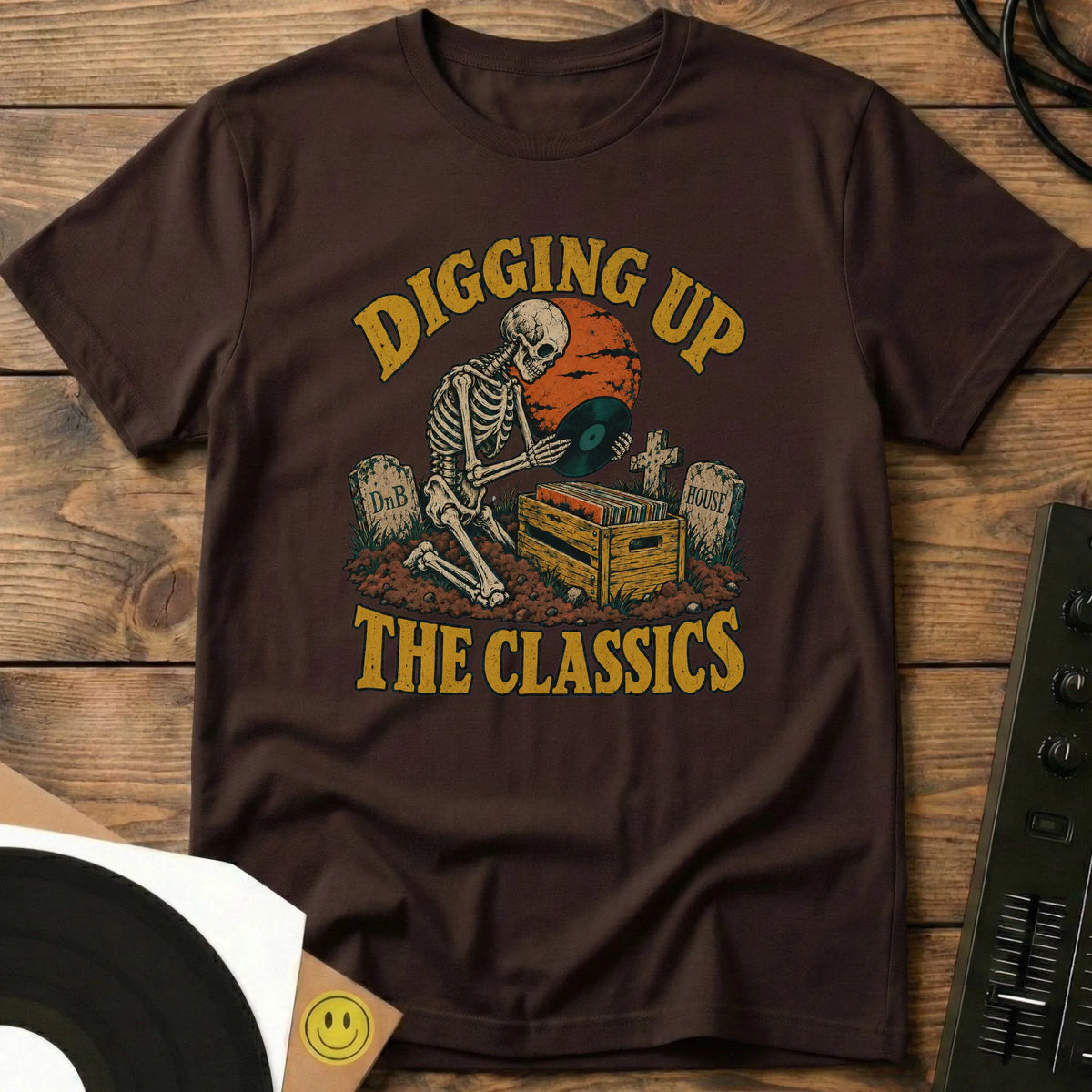 Digging Up The Classics T-Shirt Dark Chocolate / S Digging Up The Classics T-Shirt