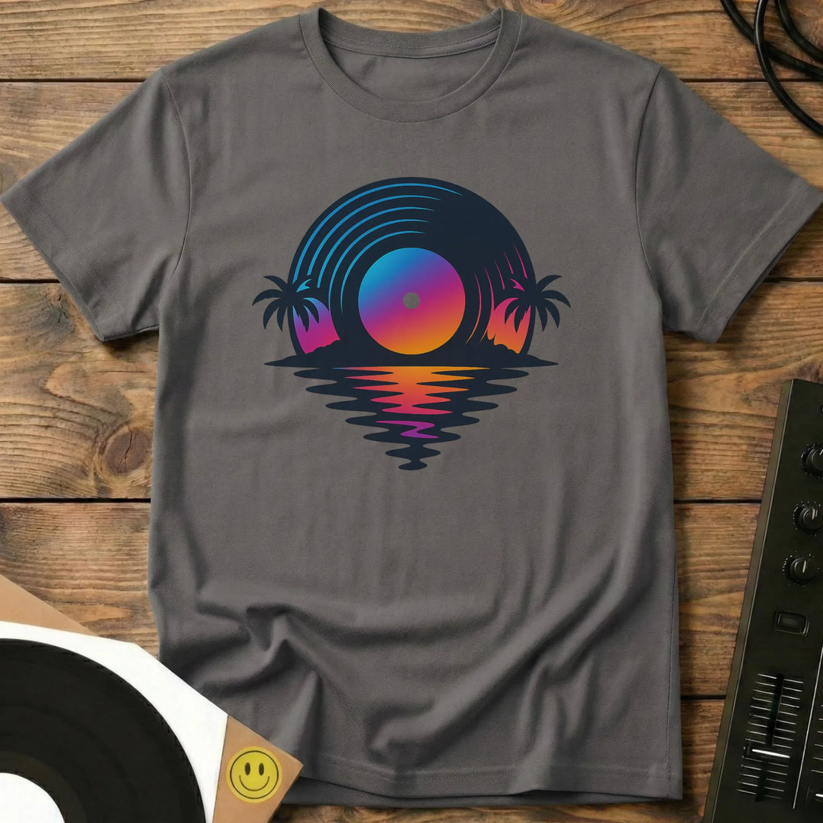 Island Disc T-Shirt Charcoal / S Island Disc T-Shirt