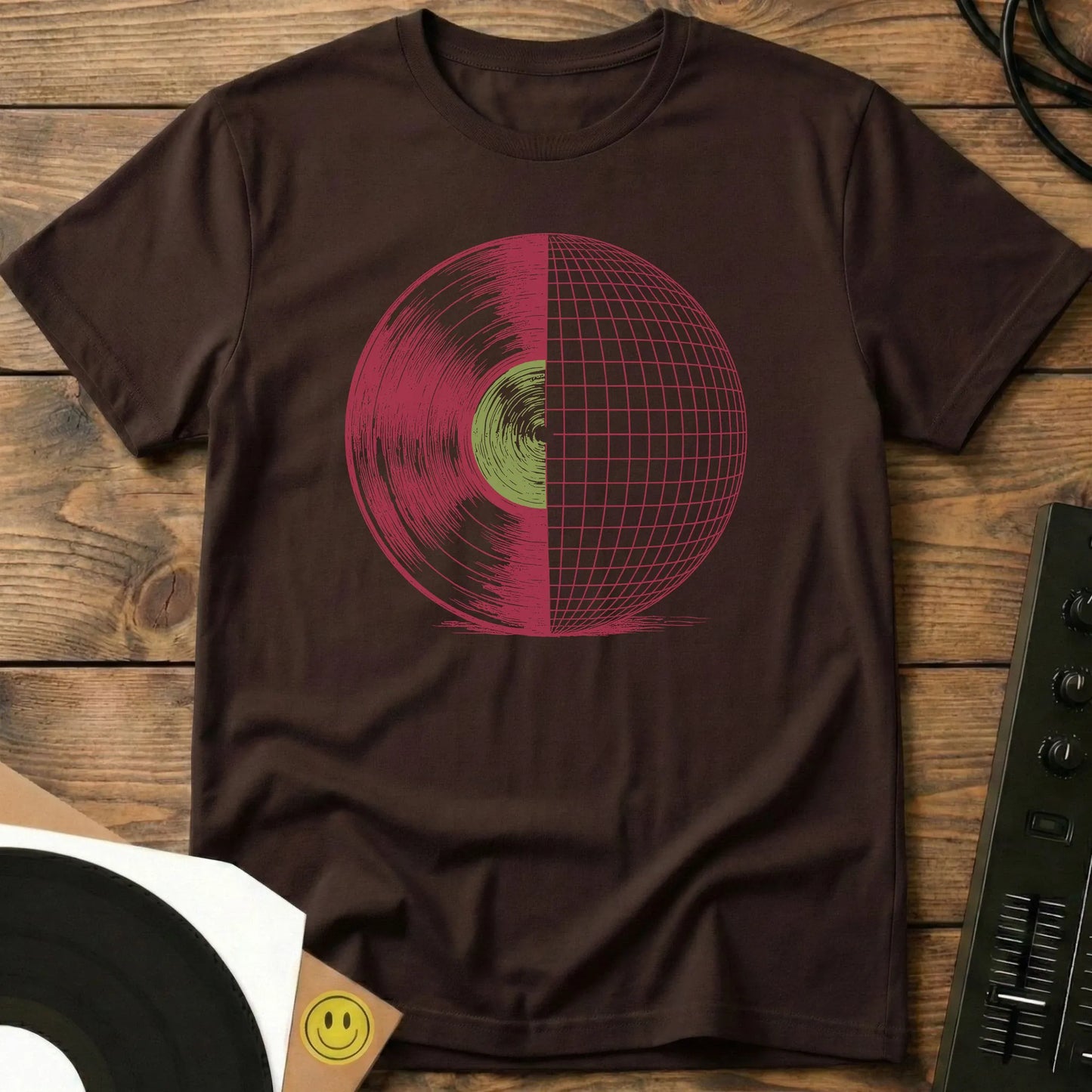 Mirror Groove T-Shirt Dark Chocolate / S Mirror Groove T-Shirt