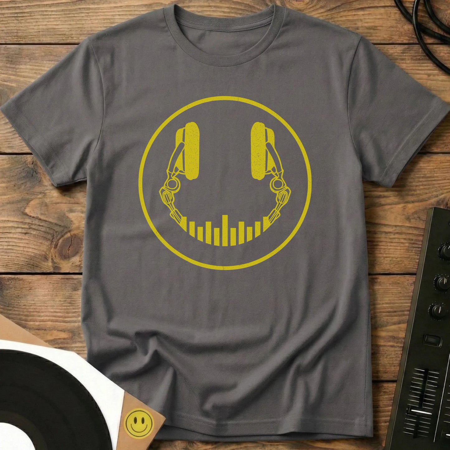 Smiley DJ EQ T-Shirt Charcoal / S Smiley DJ EQ T-Shirt