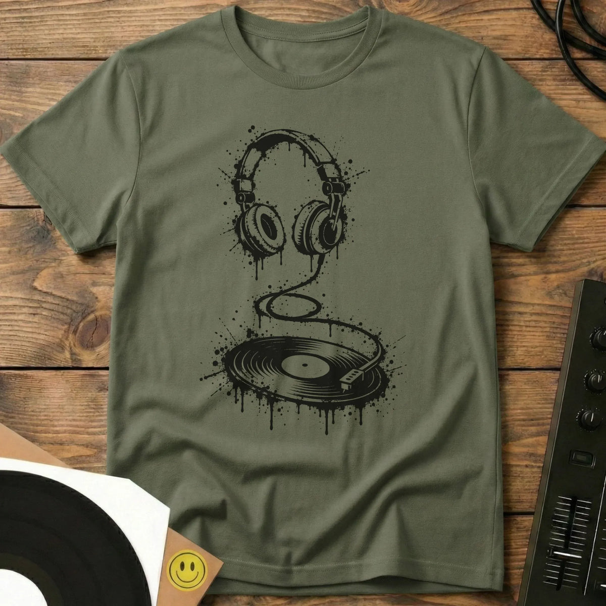 Tune In T-Shirt Military Green / S Tune In T-Shirt