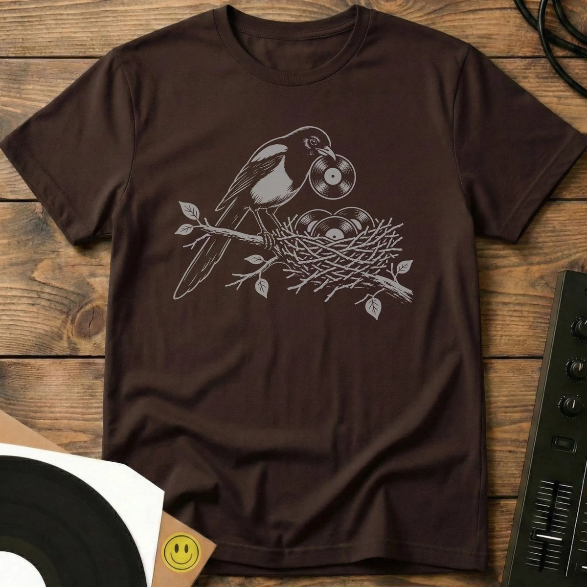 Vinyl Magpie t-shirt in Dark Chocolate