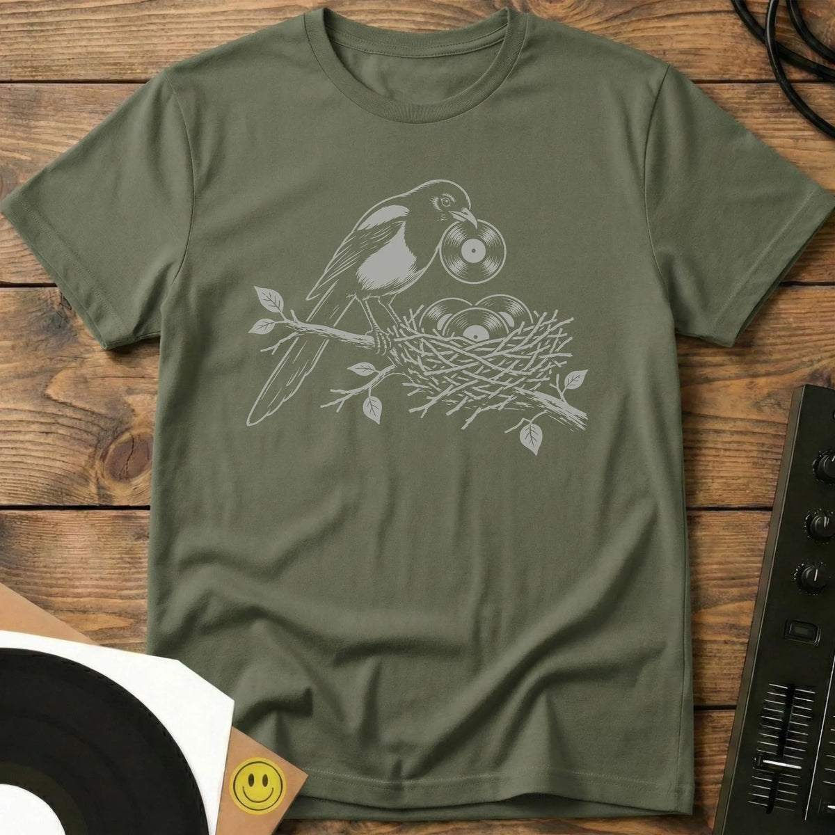Vinyl Magpie t-shirt in Military Green